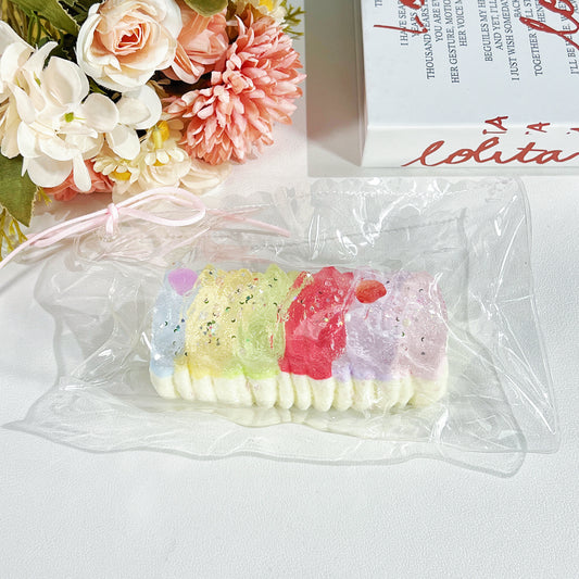 レインボーロングケーキスクイーズ スローリバウンド ストレス解消グッズ 高見た目 ハンドメイド 食品グレードシリコン クリエイティブプレゼント