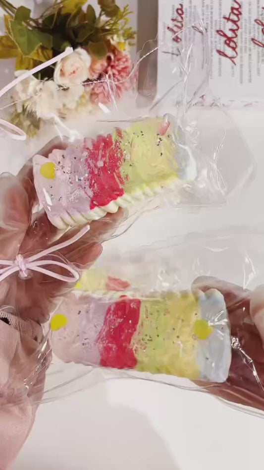 レインボーロングケーキスクイーズ スローリバウンド ストレス解消グッズ 高見た目 ハンドメイド 食品グレードシリコン クリエイティブプレゼント