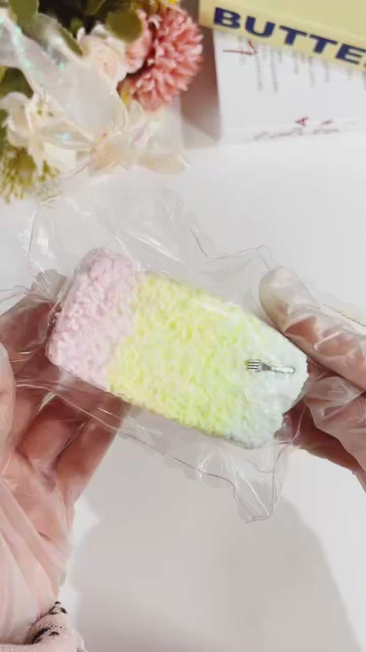 レインボー長方形ケーキスクイーズ 高品質 食品グレード ストレス解消グッズ 人気商品 珍しいギフト 学生用
